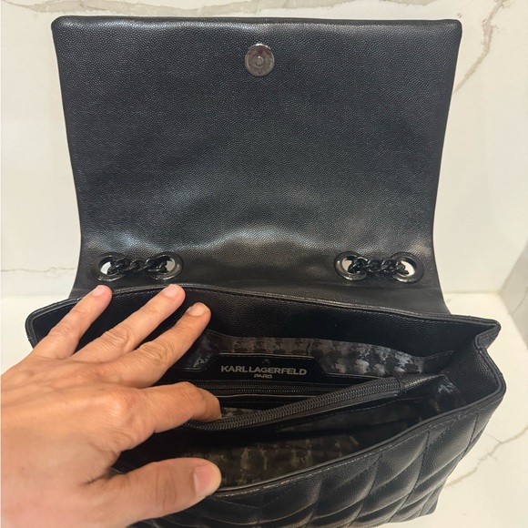 Karl Lagerfeld bag. It comes with dust bag. - Picture 6 of 8